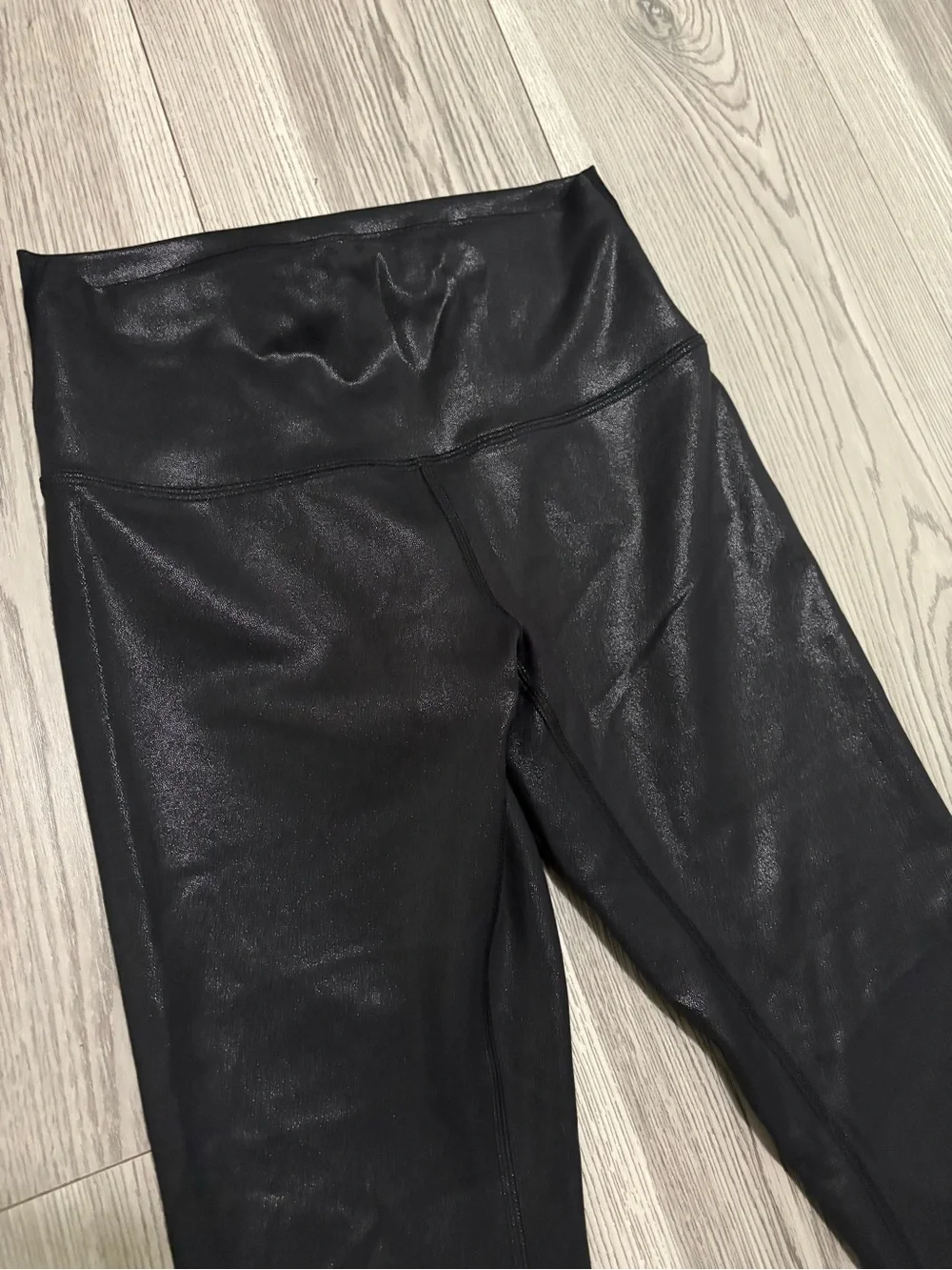 Lululemon Black Luxe Shine Leggings Size 6